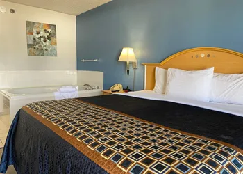 Econo Lodge Branson Theater District hotel thumbnail 5