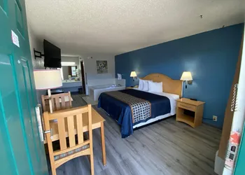 Econo Lodge Branson Theater District hotel thumbnail 8