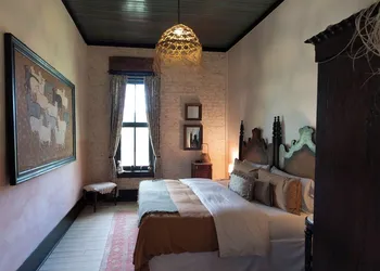 Beard and Lady Inn hotel thumbnail 4