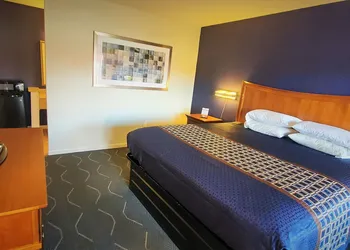 Economy 7 Inn hotel thumbnail 4