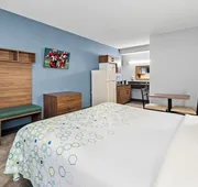 HomeTowne Studios by Red Roof San Antonio E - Frost Bank Center hotel detail image 4
