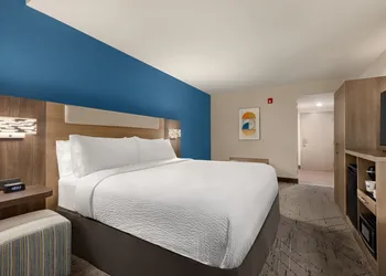 Holiday Inn Express Evansville Downtown by IHG hotel thumbnail 7