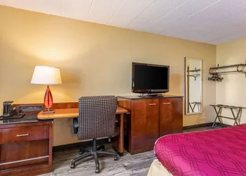 Americas Best Value Inn Fredonia NY hotel thumbnail 8
