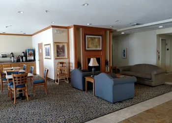 Holiday Inn Express Toledo West - Napoleon by IHG hotel thumbnail 4