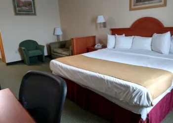 Holiday Inn Express Toledo West - Napoleon by IHG hotel thumbnail 6