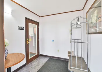 OYO Hotel Pipestone MN, Canterbury Park hotel thumbnail 4