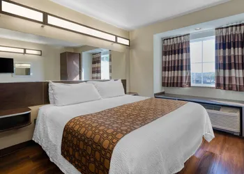 SureStay Plus Hotel by Best Western Buckhannon hotel thumbnail 6