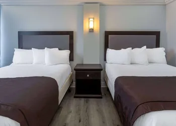 Travelodge by Wyndham Sarnia hotel thumbnail 8