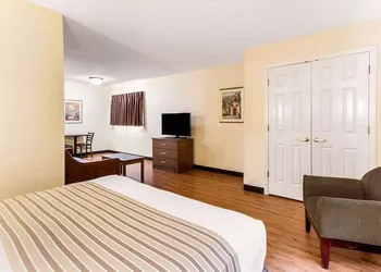 Motel 6 Myrtle Beach SC hotel thumbnail 5