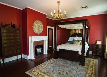 Huffman Manor Inn hotel thumbnail 6