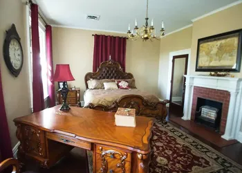 Huffman Manor Inn hotel thumbnail 8