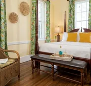 Magnolia Manor and Chapel hotel detail image 7