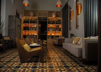 Decu Downtown hotel thumbnail 2