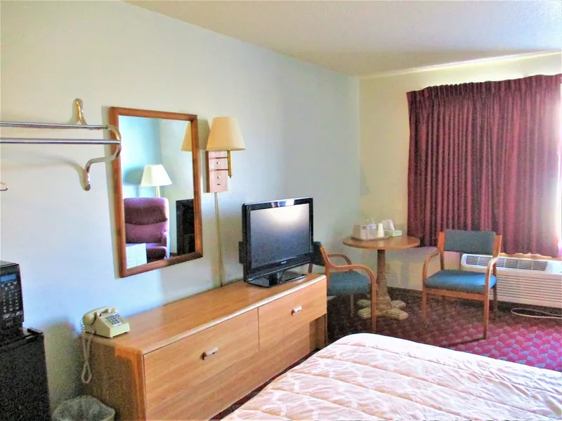 Sunset Inn hotel detail image 6