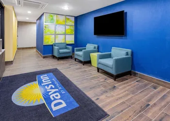 Days Inn by Wyndham Bronx NYC hotel thumbnail 3