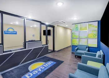 Days Inn by Wyndham Bronx NYC hotel thumbnail 4