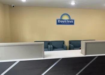 Days Inn by Wyndham Bronx NYC hotel thumbnail 5