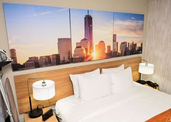 Days Inn by Wyndham Bronx NYC hotel thumbnail 8