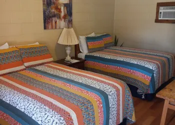 Cedar Falls Motel hotel thumbnail 3