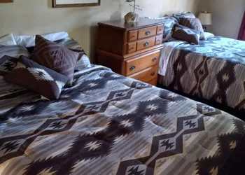 Cedar Falls Motel hotel thumbnail 5
