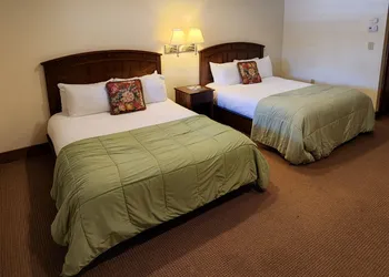 The Inn at Shady Lawn hotel thumbnail 6