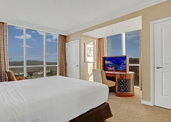 MGM Vegas Signature Suites Collection hotel thumbnail 3