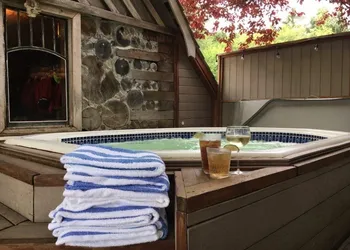 Sointula Lodge hotel thumbnail 6
