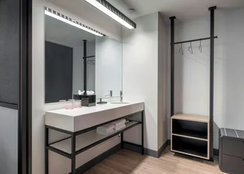 Aloft Florence hotel thumbnail 5