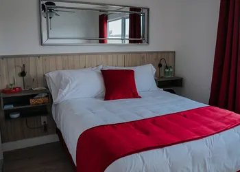 Auberge Lac du Pin Rouge hotel thumbnail 4