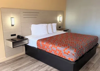Milan Inn & Suites hotel thumbnail 5