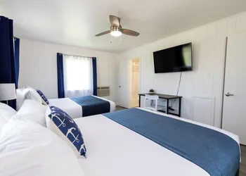 Anchor Bay Inn and Suites hotel thumbnail 3