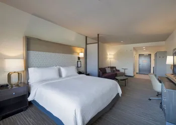 Holiday Inn Chicago Tinley Park by IHG hotel thumbnail 4