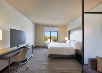 Holiday Inn Chicago Tinley Park by IHG hotel thumbnail 6