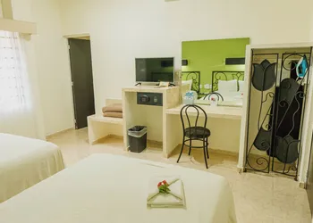 Maya Tulipanes Express hotel thumbnail 4