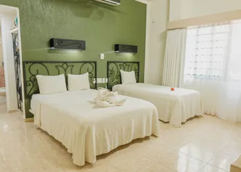 Maya Tulipanes Express hotel thumbnail 5