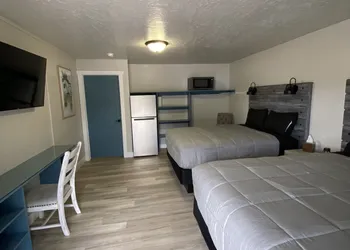 CB&M Executive Suites hotel thumbnail 2