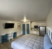 CB&M Executive Suites hotel detail image 4