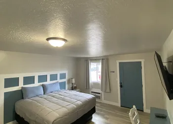 CB&M Executive Suites hotel thumbnail 5
