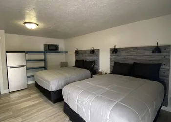 CB&M Executive Suites hotel thumbnail 6