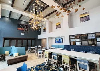 Hampton Inn & Suites Weatherford hotel thumbnail 2