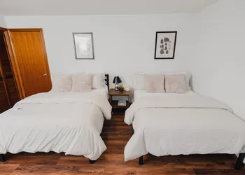 Servus Stratford hotel thumbnail 8