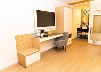 Hotel Plaza by Kavia hotel thumbnail 5