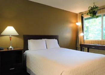 Travelodge by Wyndham Canyonville hotel thumbnail 3