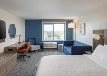 Holiday Inn Express & Suites Hawaiian Gardens by IHG hotel thumbnail 7