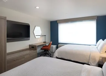 Holiday Inn Express & Suites Hawaiian Gardens by IHG hotel thumbnail 8