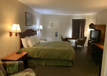 Merrimac Inn & Suites hotel thumbnail 3