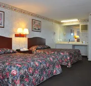 Merrimac Inn & Suites hotel detail image 4
