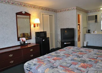 Merrimac Inn & Suites hotel thumbnail 5