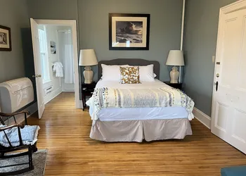 McLean House Bed & Breakfast hotel thumbnail 3