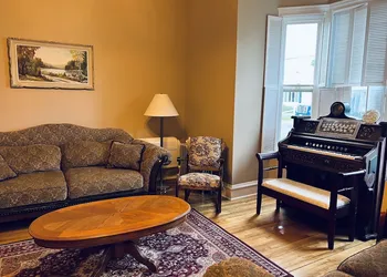 McLean House Bed & Breakfast hotel thumbnail 7